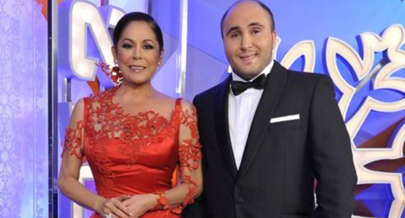 Isabel Pantoja y Kiko Rivera, antes de la guerra mediática que ha separado a madre e hijo. Isabel Pantoja y Kiko Rivera, antes de la guerra mediática que ha separado a madre e hijo.