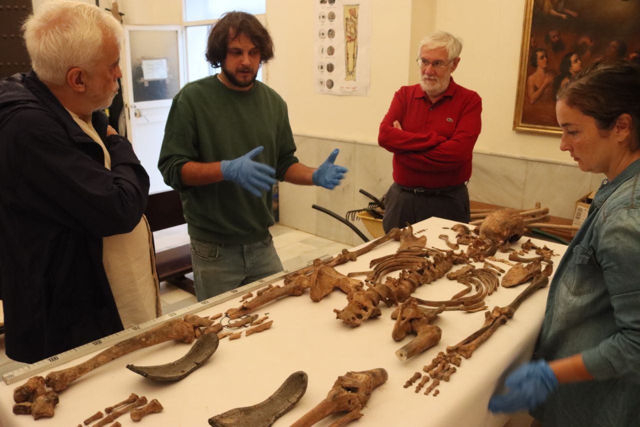 El Ayuntamiento de Cádiz ha encontrado restos de represaliados franquistas en el Cementerio de San José.