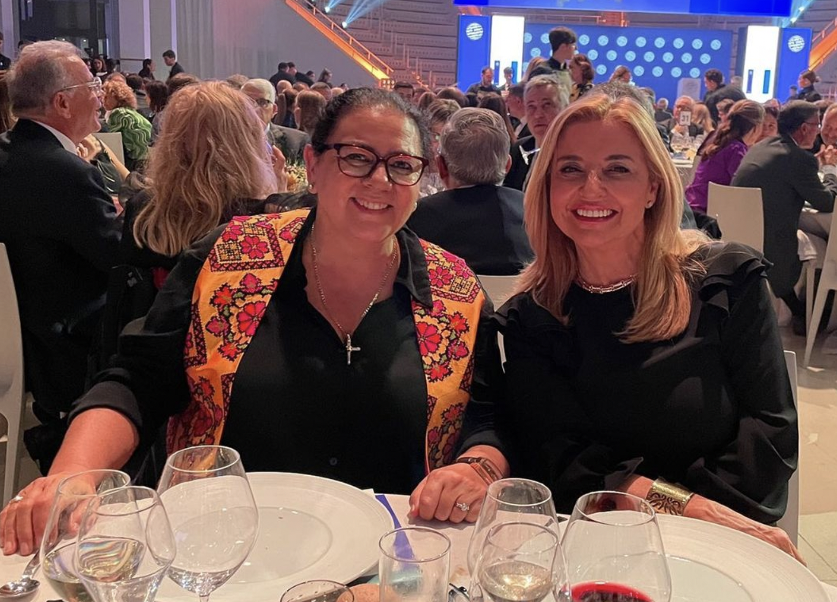 María del Monte junto a su mujer Inmaculada Casal en la gala del Planeta.