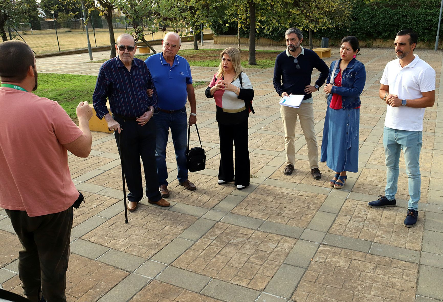 La alcaldesa Mamen Sánchez, con José Antonio Díaz y Ana Hérica Ramos, en San Ginés.