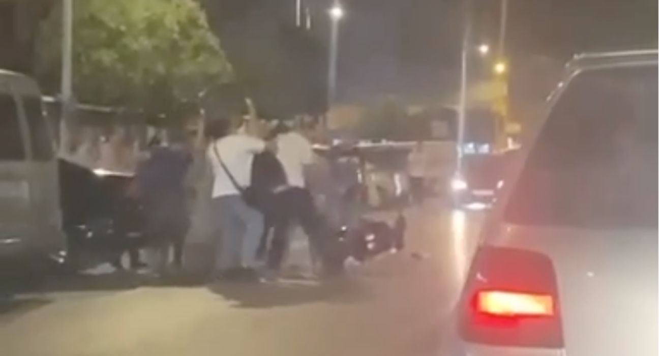 Imagen de la brutal pelea en Dos Hermanas por una discusión de tráfico.