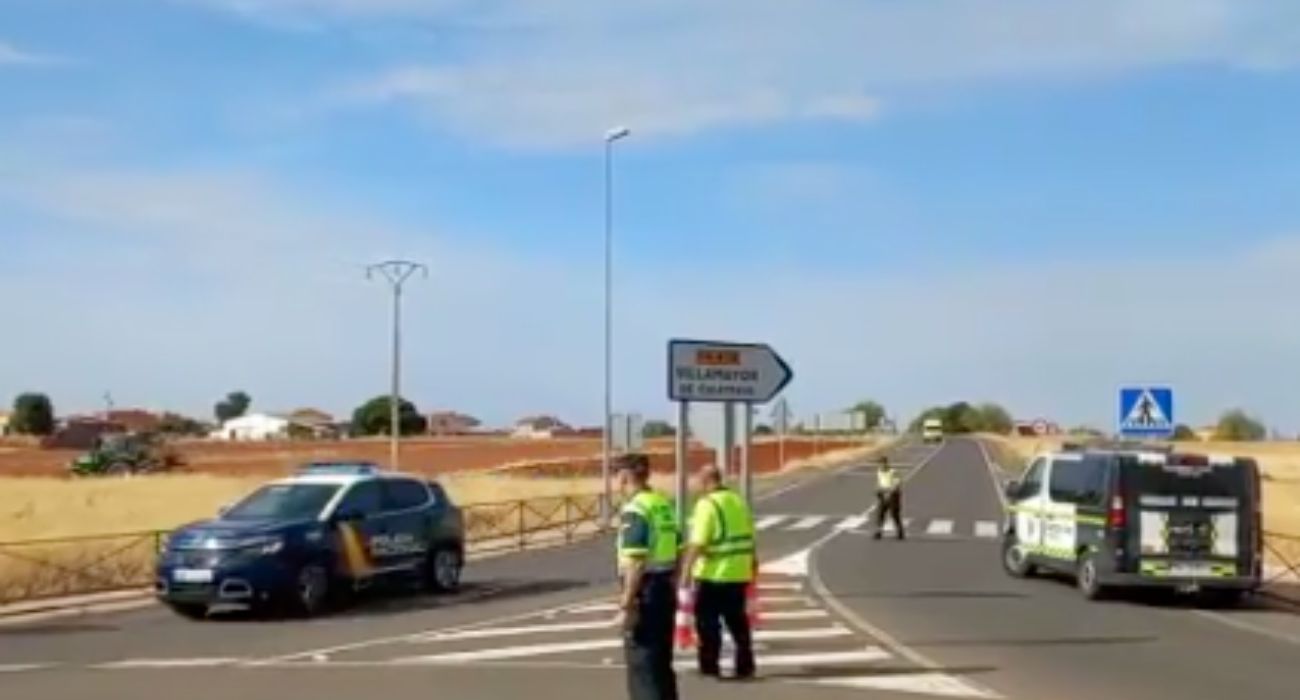 Operativo policial cerca del lugar del tiroteo.