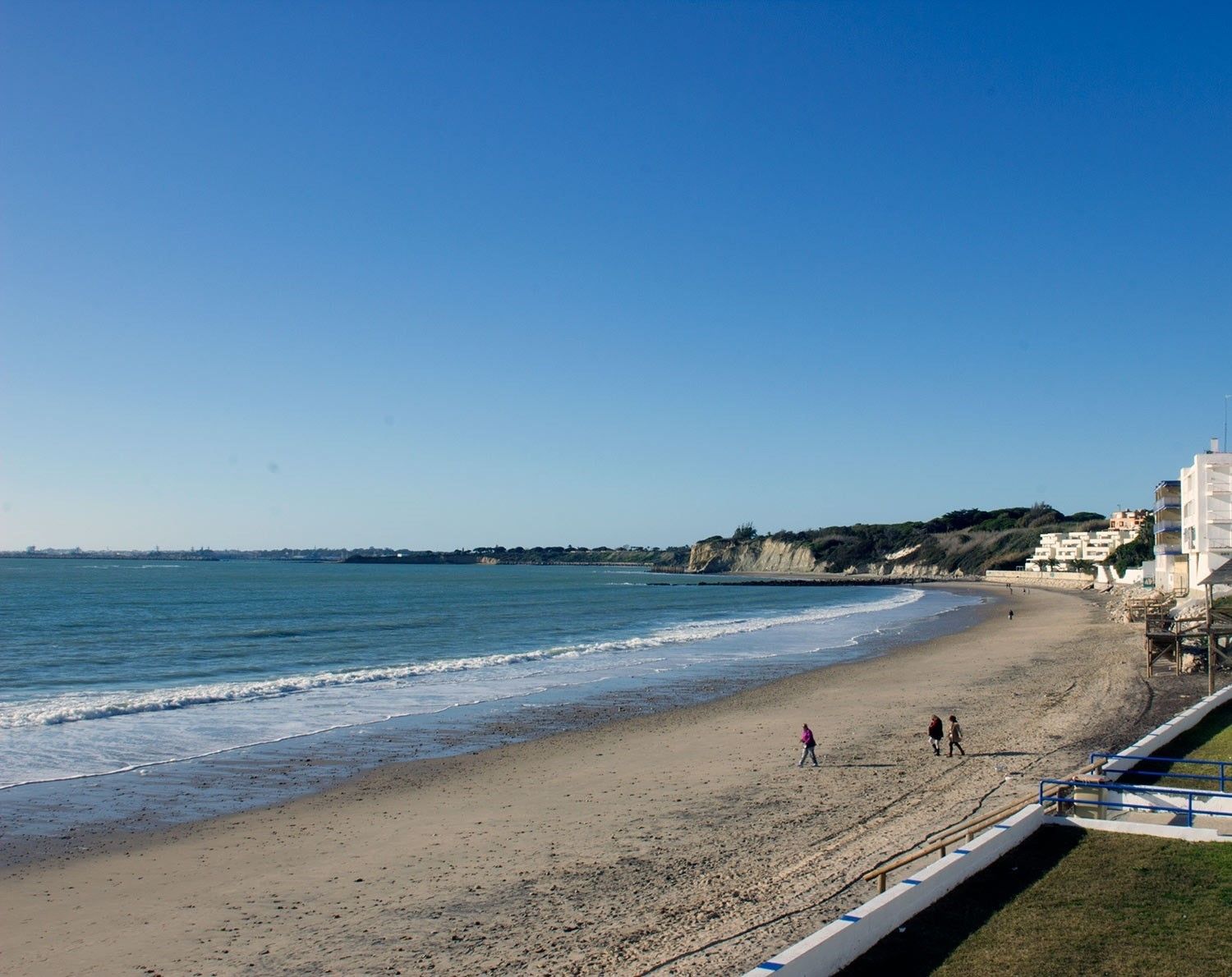 La playa de Fuentebravía en una fotografía del Patronato de Turismo. 