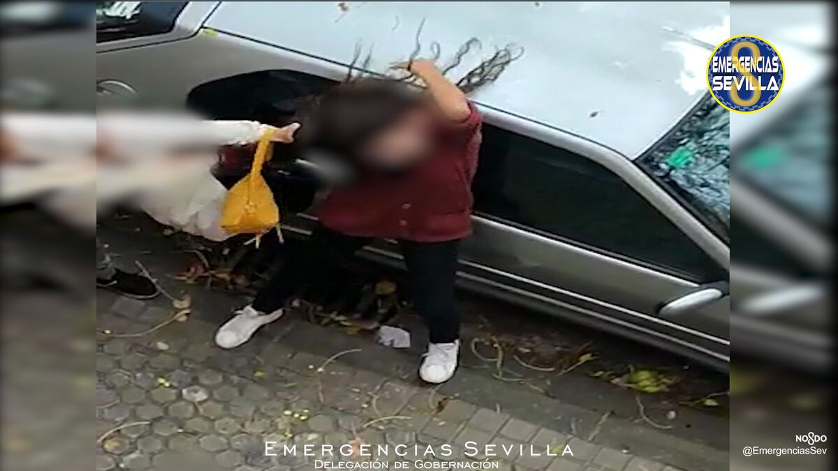 Un robo de un móvil en el Polígono Sur de Sevilla, en una imagen de archivo.