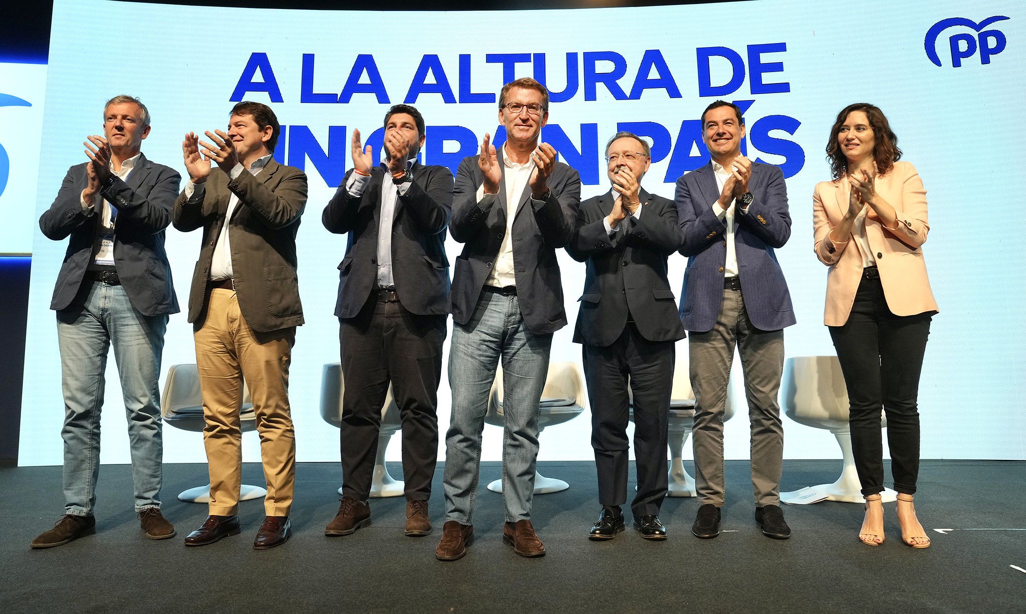 Alberto Nuñéz Feijóo, con barones territoriales del PP, como Juanma Moreno e Isabel Díaz Ayuso.