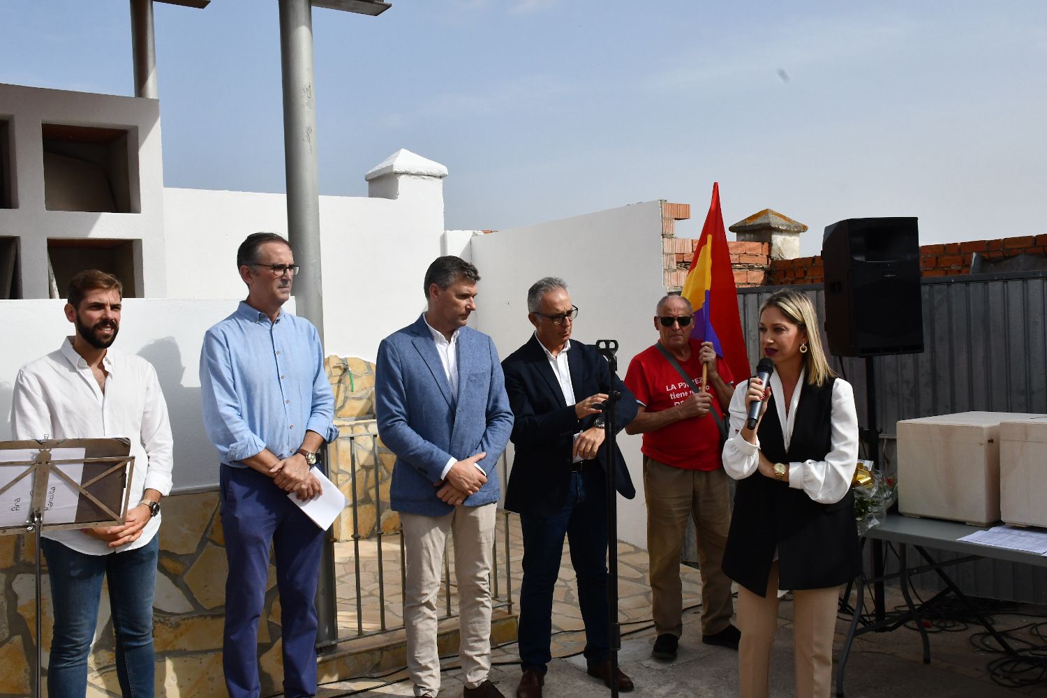 Homenaje en Jimena, Lucía Trujillo interviene ante las familias. DIPUTACIÓN