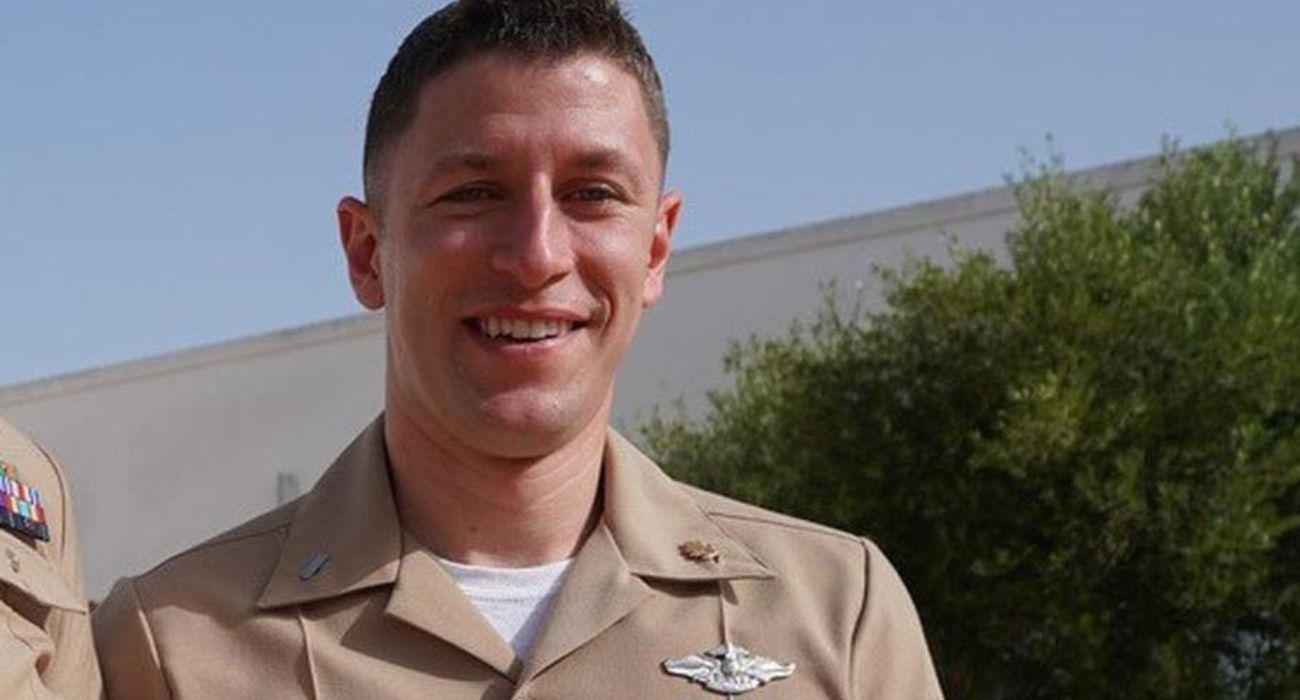 El teniente de la Marina de los Estados Unidos, Eric Adam Caldwell.