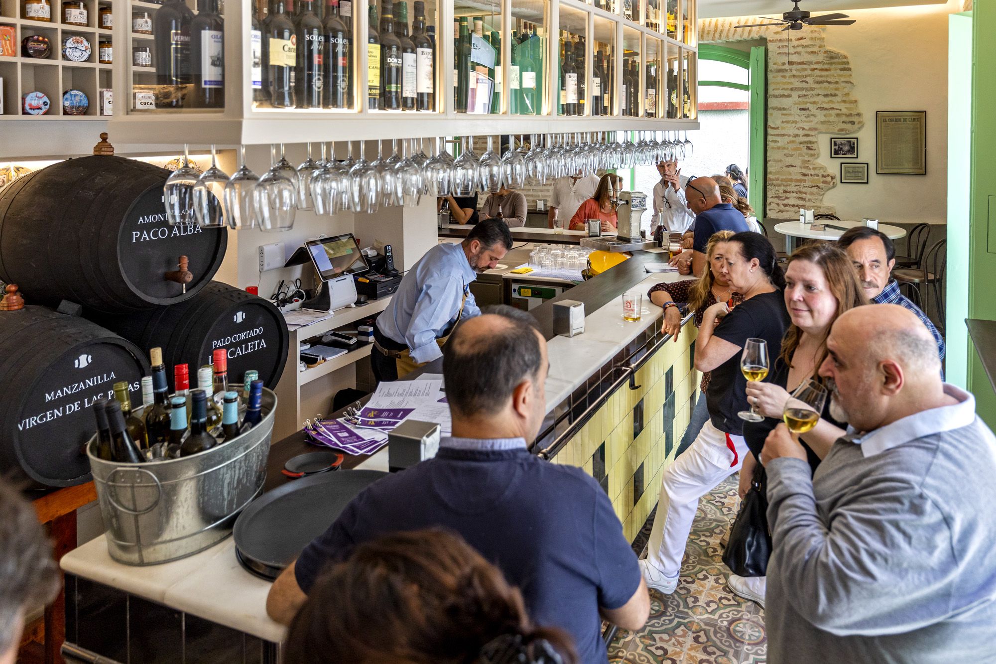 Con 130 años de historia a sus espaldas, la Tabernas Las Banderas consigue en 2023 el Solete de la Guía Repsol