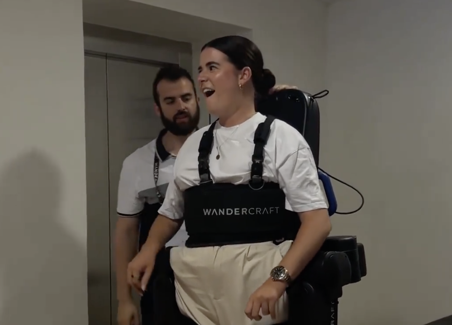 Anabel vuelve a ponerse de pie y a caminar tras cinco años: "No os puedo explicar lo que he sentido".