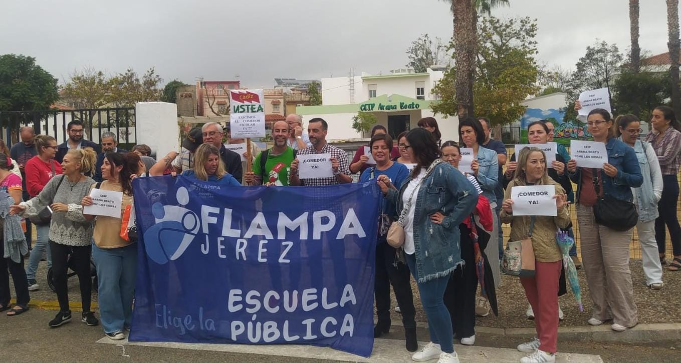 La comunidad educativa del CEIP Arana Beato de Jerez pidiendo un comedor.