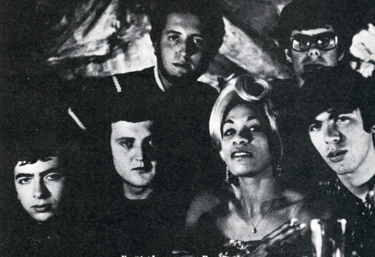 Detalle de la cubierta de 'Esta vez venimos a golpear. Vanguardismos, psicodelias y subversiones varias (1965-1968)', estudio de Fran G. Matute sobre la contracultura en el tardofranquismo en Sevilla.