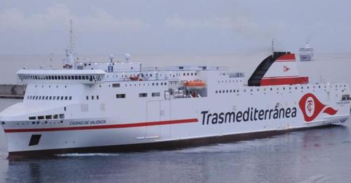 Odisea en el atlántico: casi 300 pasajeros del Ferry Cádiz-Canarias pasan tres días en el barco. Imagen de archivo del buque.