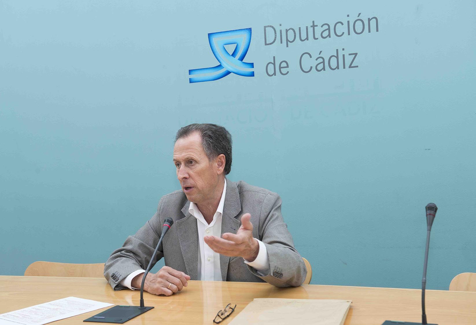 José María Román, en rueda de prensa esta semana en la Diputación de Cádiz.