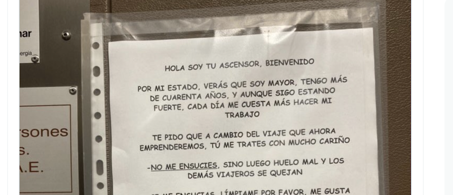 Mensaje colgado en el ascensor.