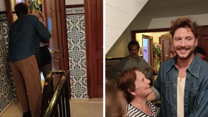 Manuel Carrasco visita a vecinos de su antigua barriada.