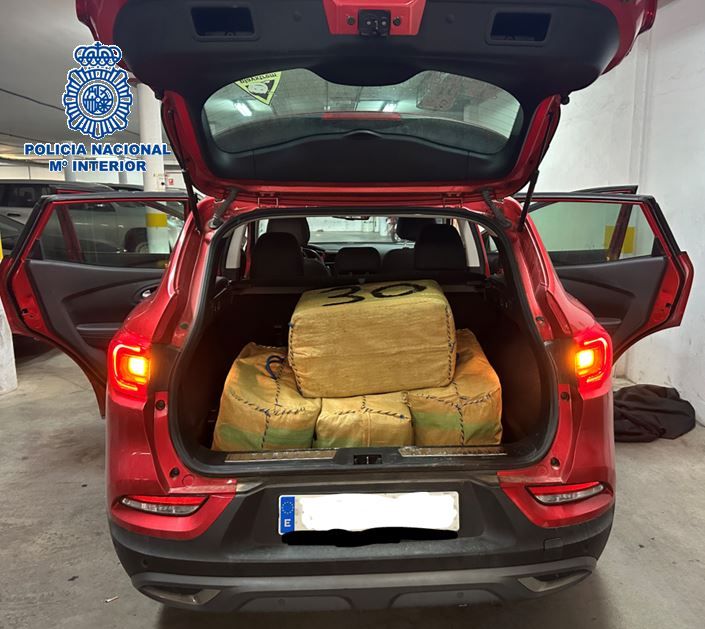 Fardos de hachís intervenidos a narcos en Algeciras.