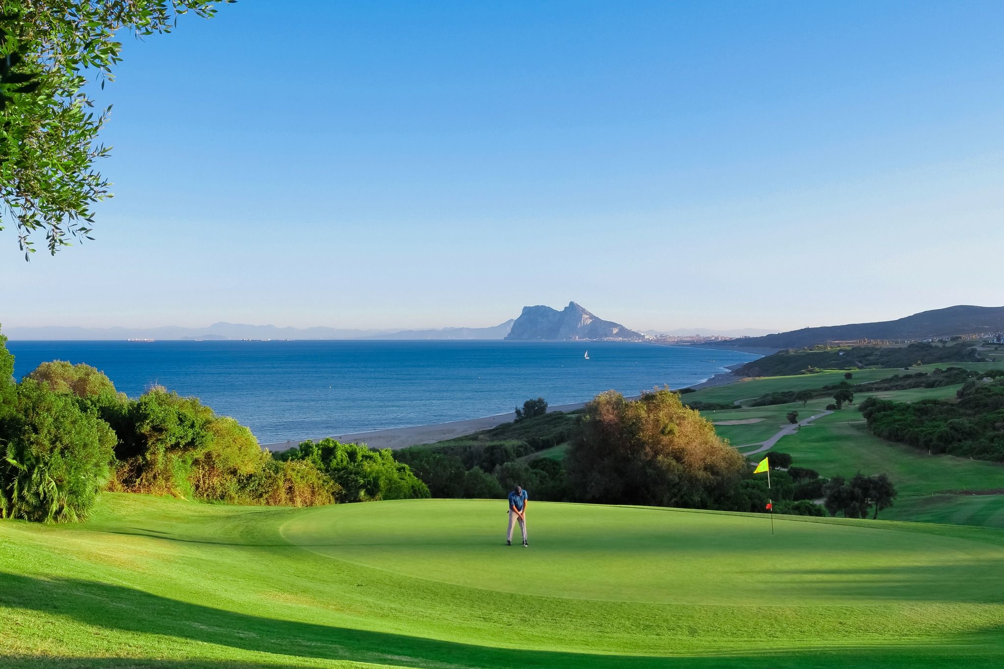 Un campo de golf en la provincia de Cádiz. Las tres macrourbanizaciones proyectadas incluyen estas instalaciones.