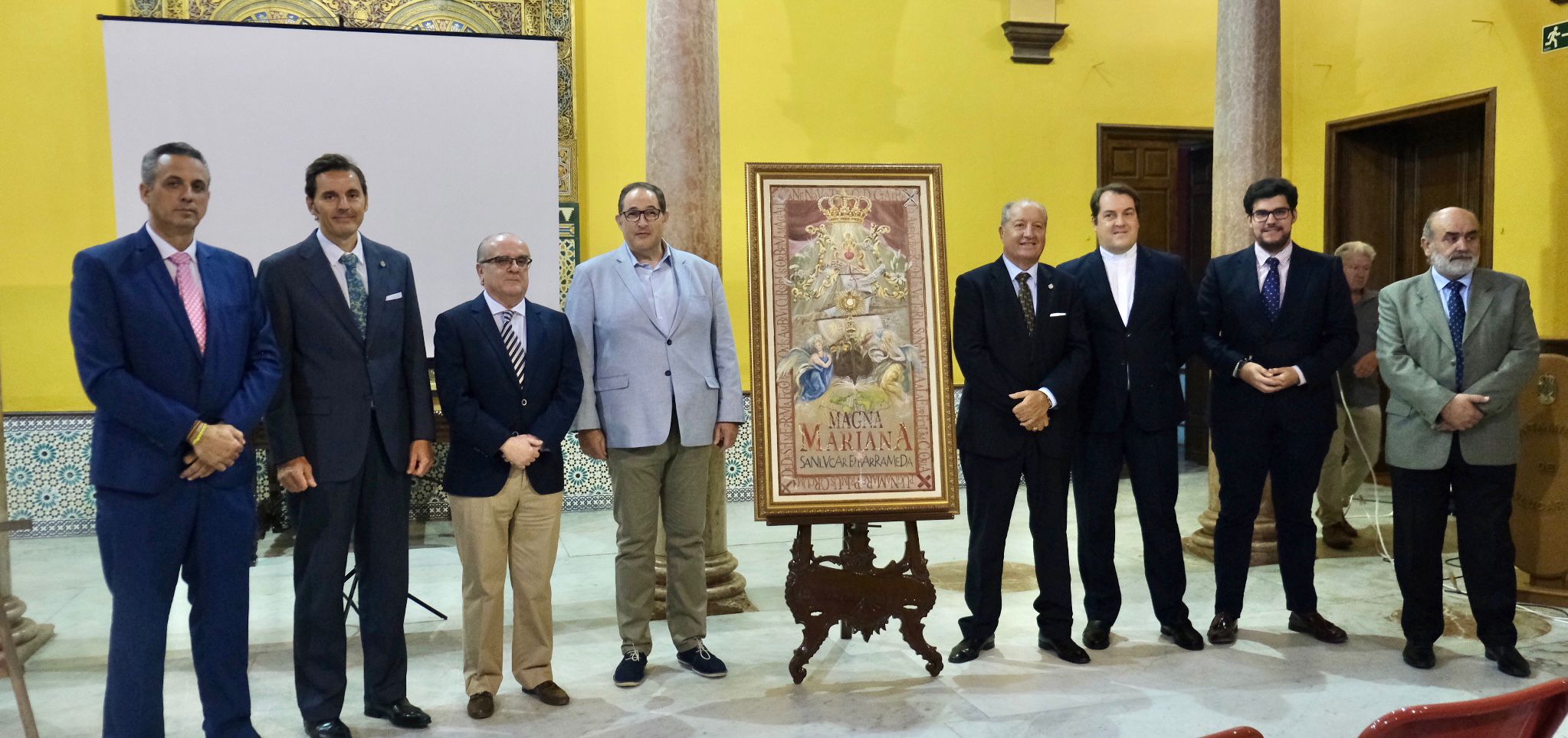 La última magna de la temporada: doce imágenes salen este sábado en Sanlúcar de Barrameda. En la imagen el acto de presentación en el Ayuntamiento.