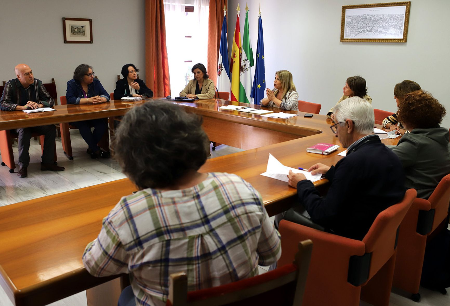 Alcaldesa de Jerez Comercio y Sindicatos