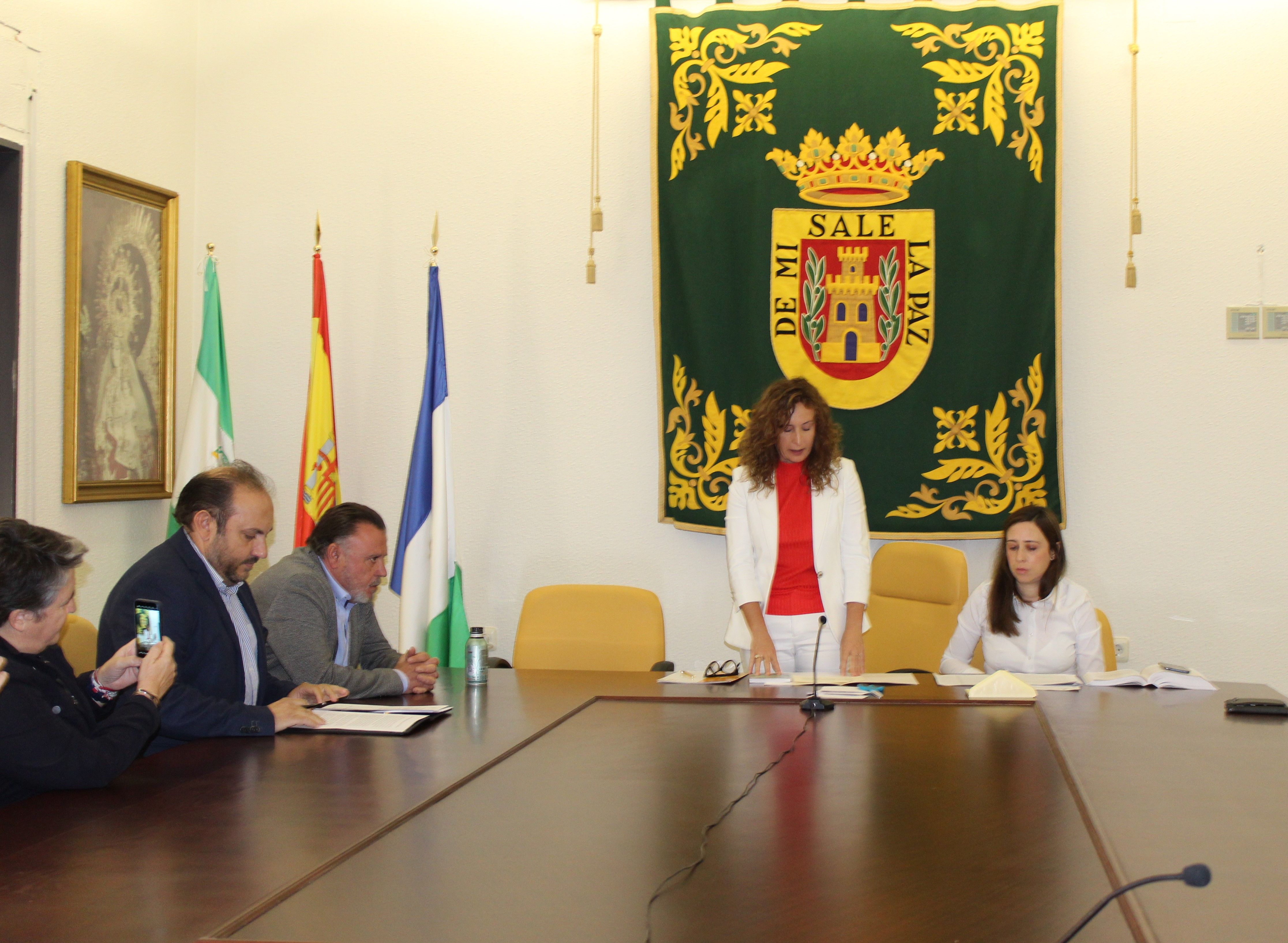 Remedios Palma, en su toma de posesión como nueva alcaldesa de Olvera, este pasado lunes.
