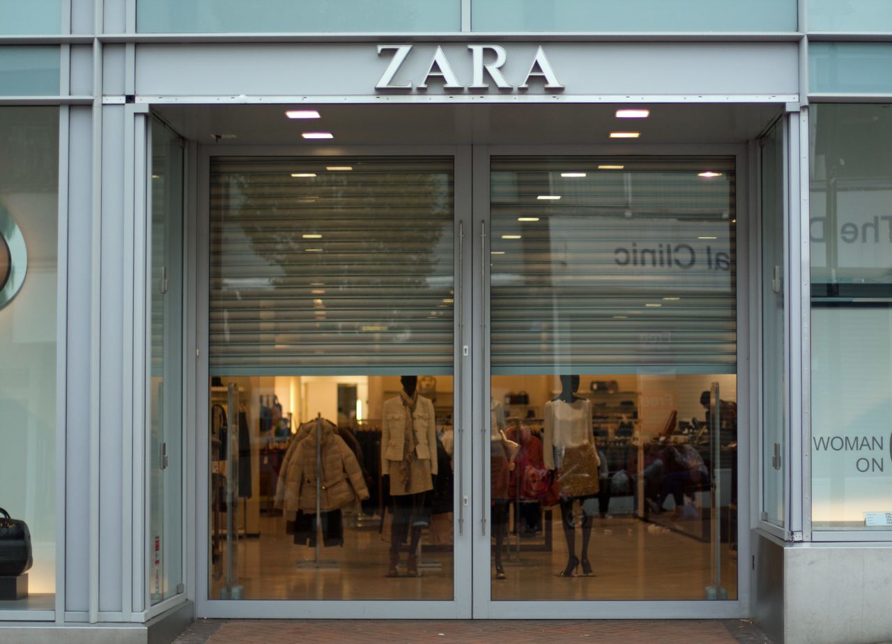 Pero término análogo humedad Zara abre su primera tienda online de ropa de segunda mano