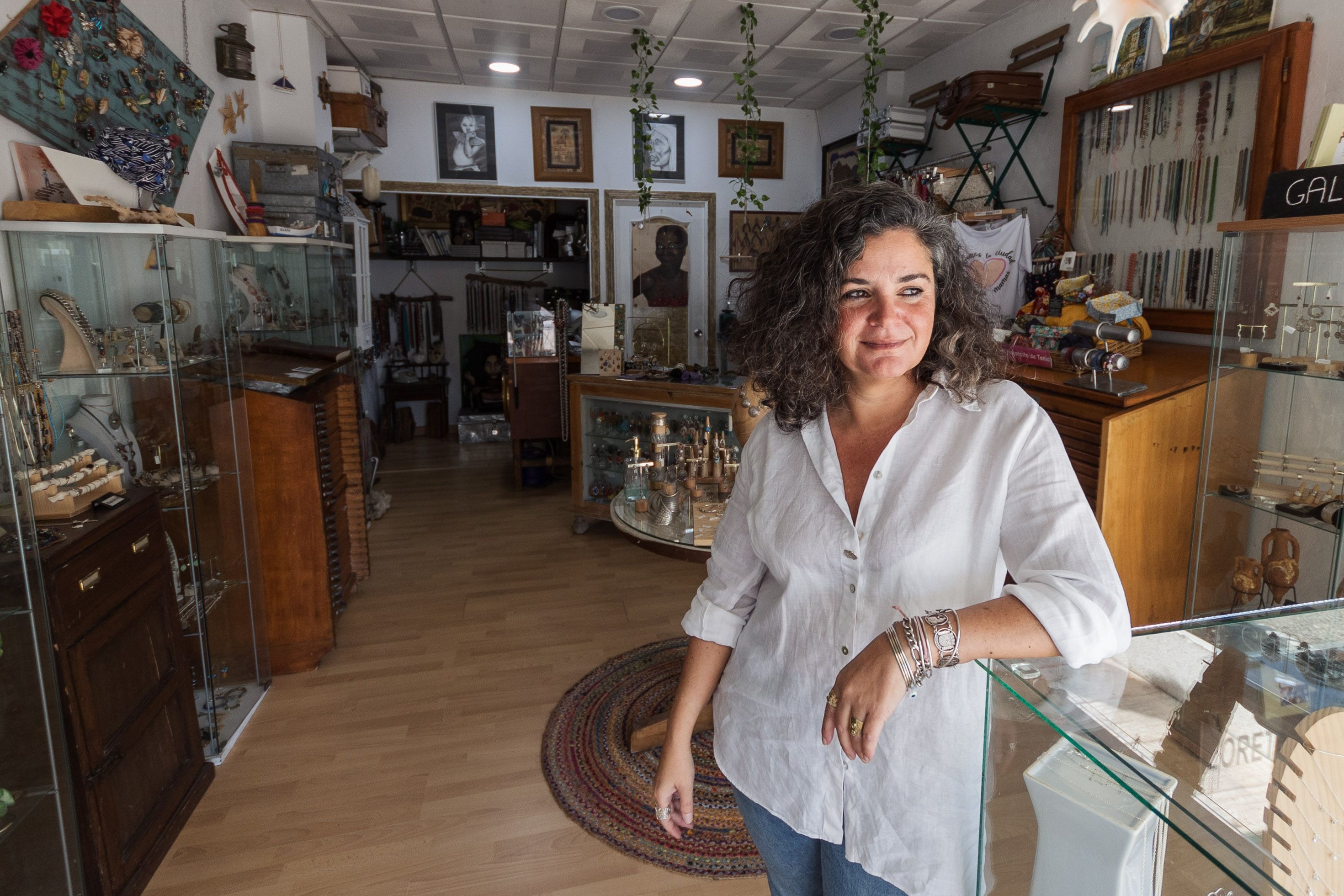 La portuense Loreto Benjumeda en su taller ubicado en Valdelagrana.