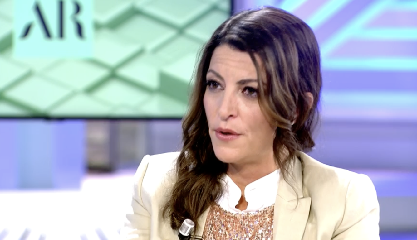 Macarena Olona amenaza con 'tirar de la manta': ve posible ilegalizar Vox. Macarena Olona amenaza con 'tirar de la manta': ve posible ilegalizar Vox.