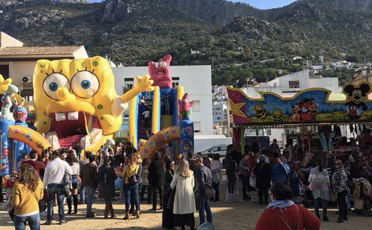 José Luis López instalará esta Navidad un parque de atracciones gratuito en Jerez. En la imagen, parque de atracciones que monta cada año en su Ubrique natal.