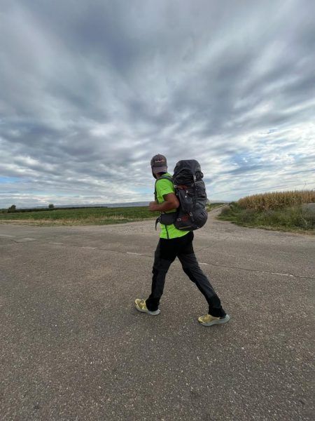 Durante casi dos meses Andrés Damián no ha parado de andar.