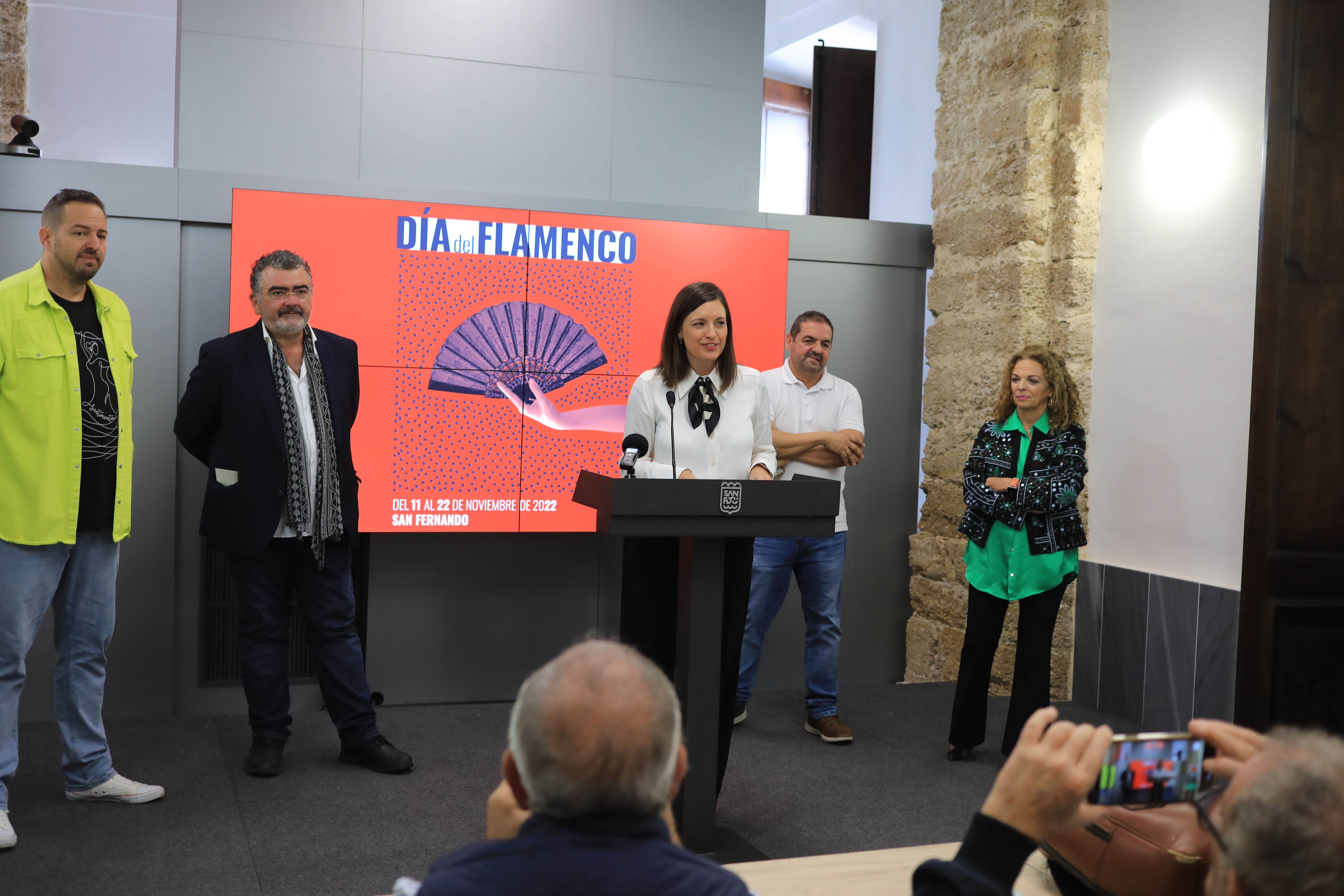 Patricia Cavada presentando la programación del Día del Flamenco.