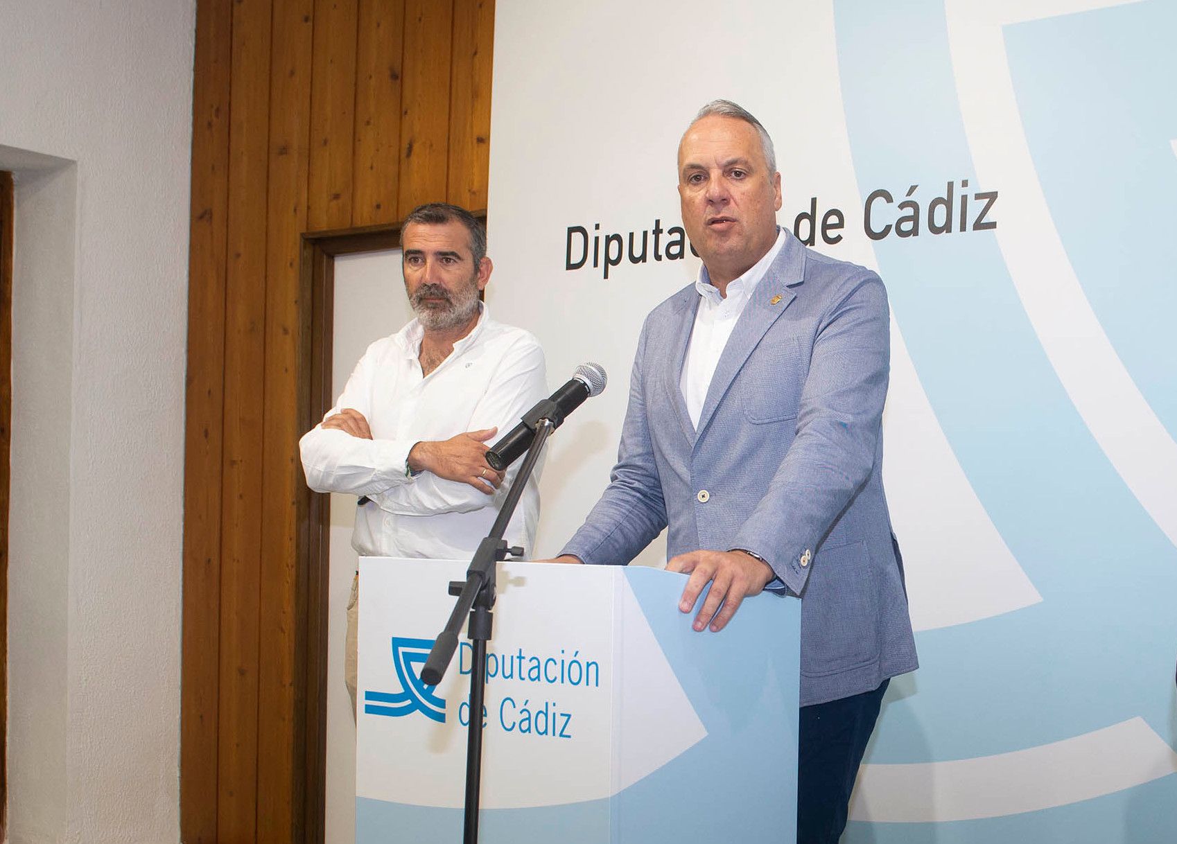 Ruiz Boix reclama a la Junta 1,3 millones por sobrecostes en obras en la provincia de Cádiz.