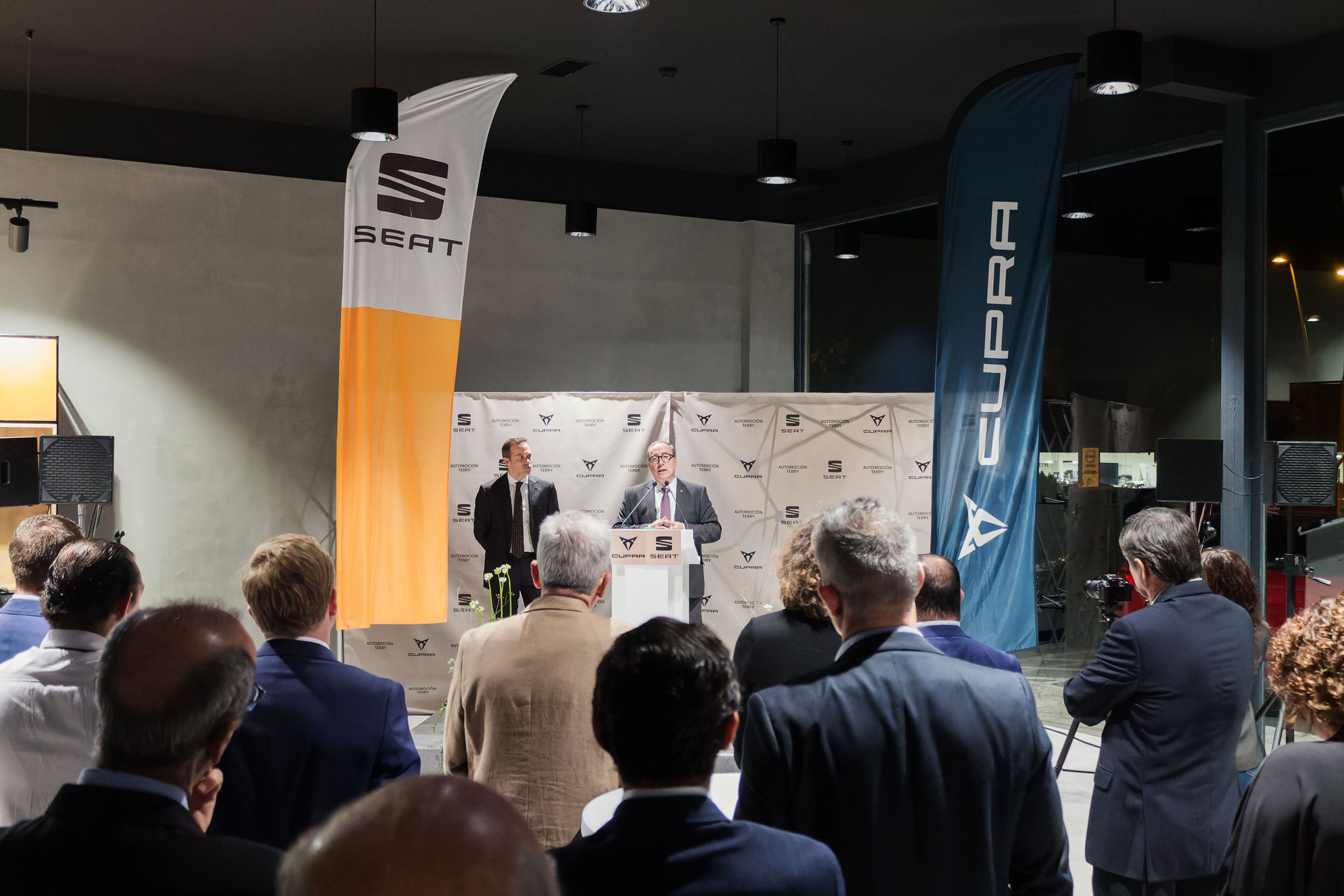 Nueva concesión de Seat Cupra durante el acto inaugural.