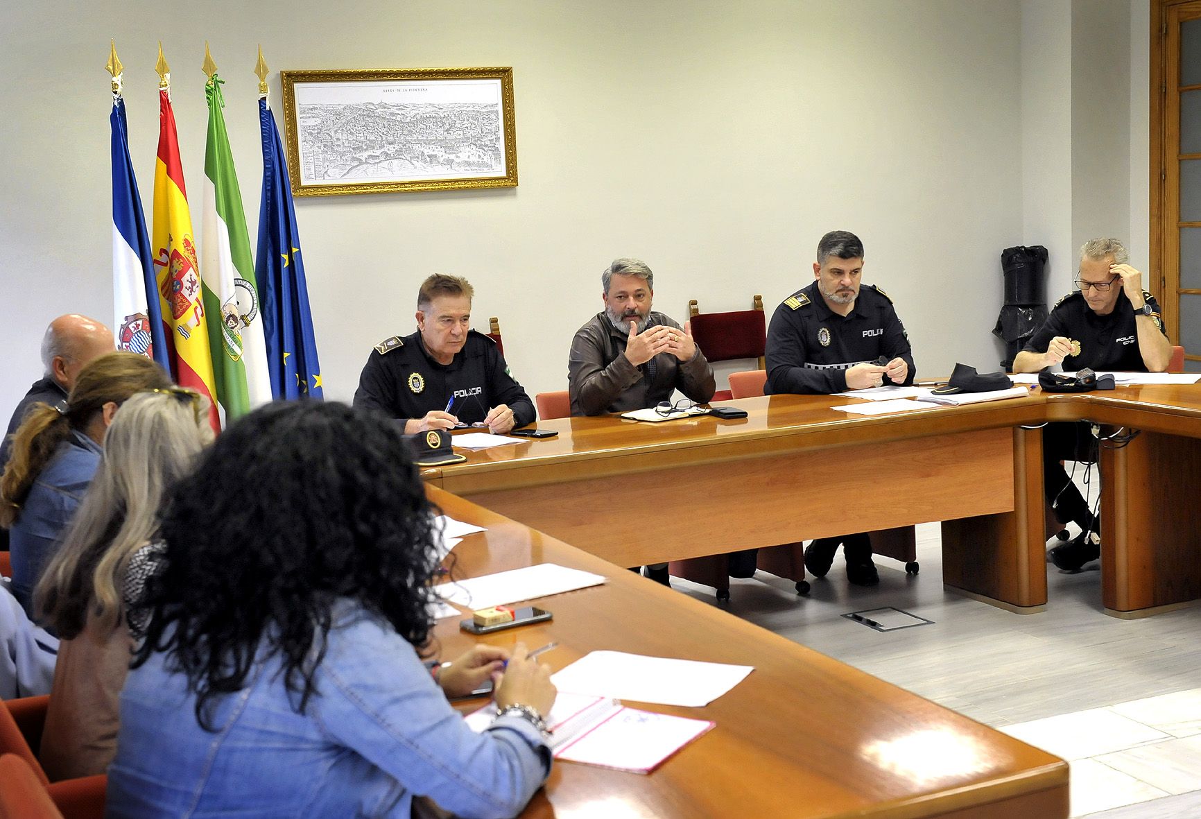 Satisfacción de la Mesa de Seguridad por "el grado de cooperación entre vecinos, Ayuntamiento y cuerpos policiales".