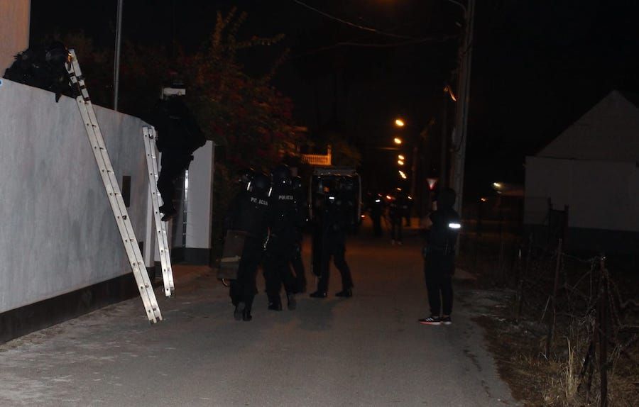 Agentes de Policía Nacional, practicando registros en Jerez.