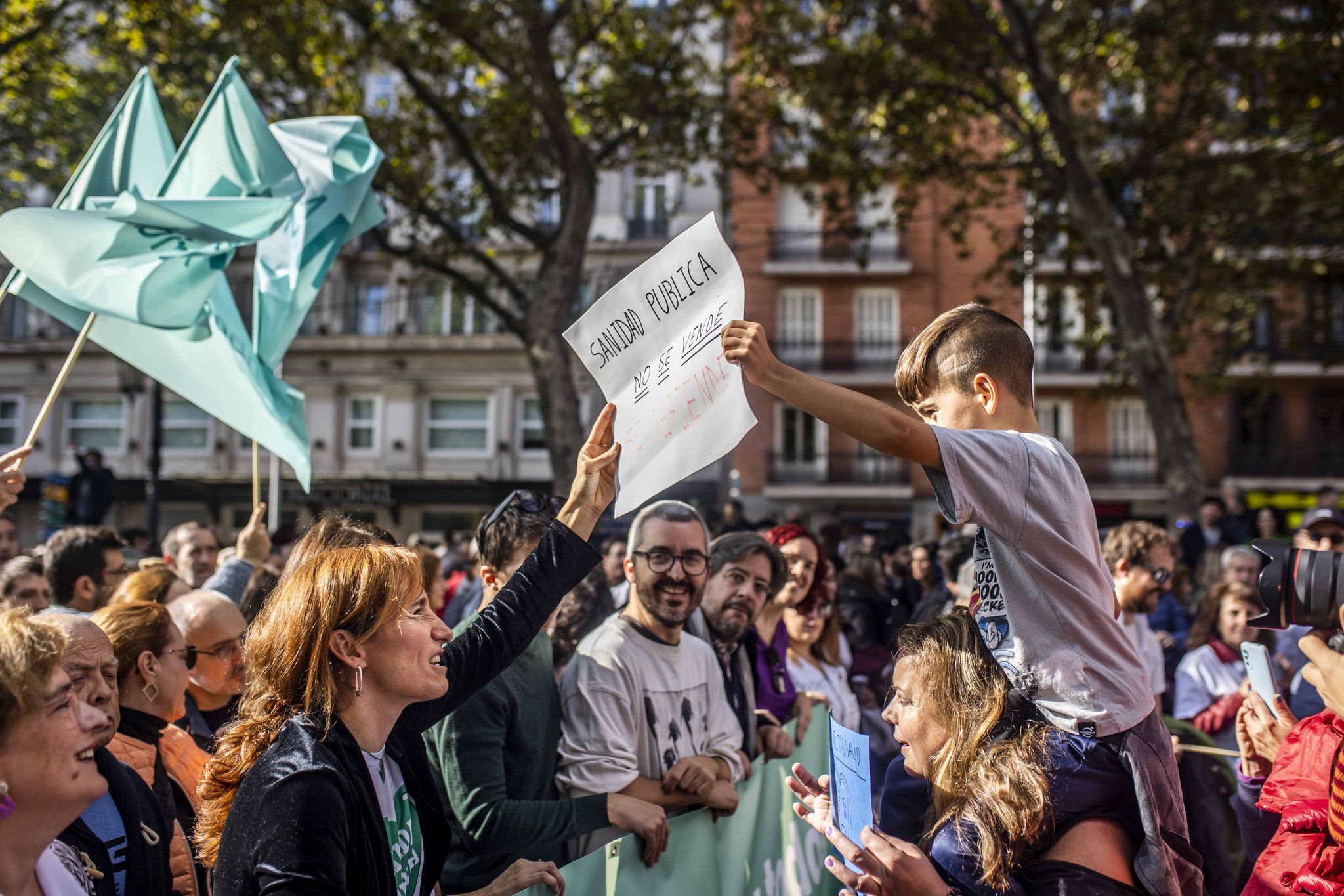 La líder de Más Madrid, Mónica García, en la manifestación por la Sanidad pública.