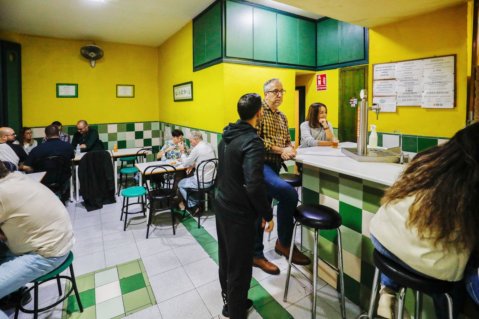 interior menoc burger cadiz