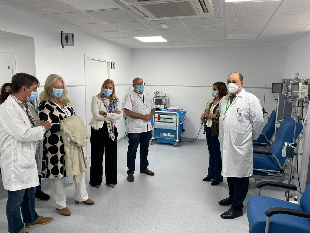 Visita de la consejera de Salud y Consumo, Catalina García al hospital San Carlos en San Fernando.