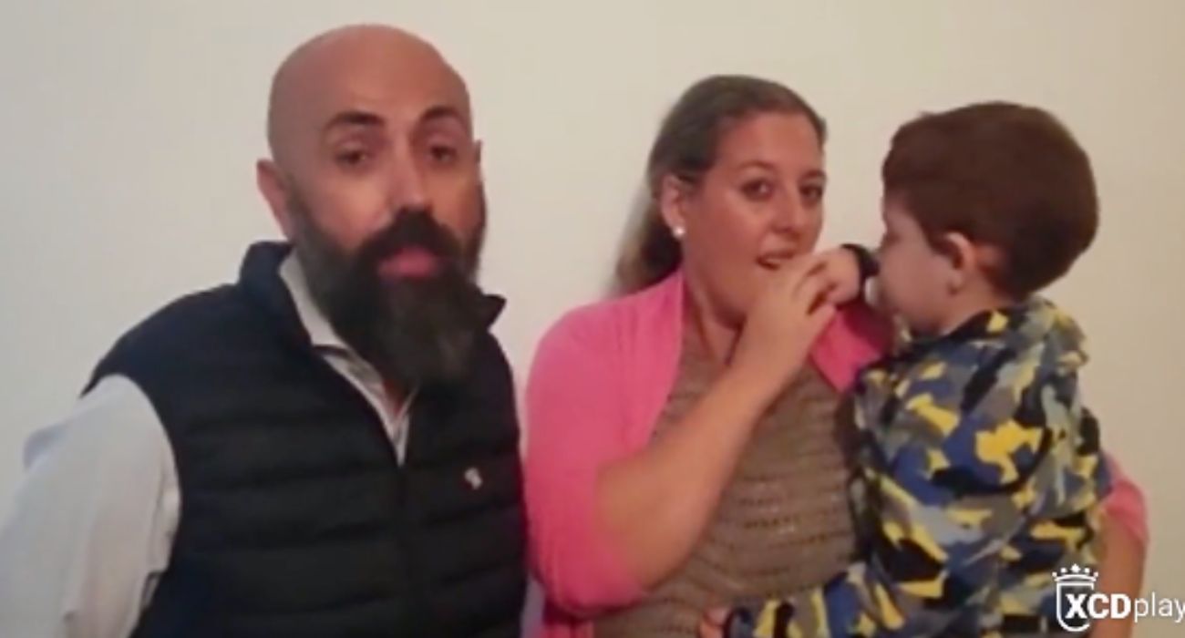 La madre de Iván y el pequeño, junto al presidente de Xerez CD.