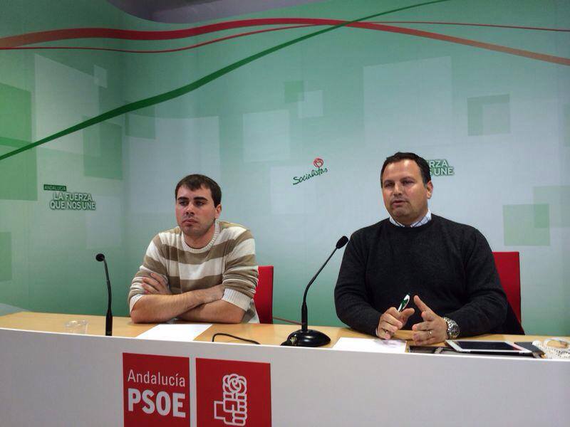 Ismael Perea (izq) junto a un miembro de las Juventudes Socialistas de Andalucía. FOTO: FACEBOOK Juventudes Socialistas de Andalucía 