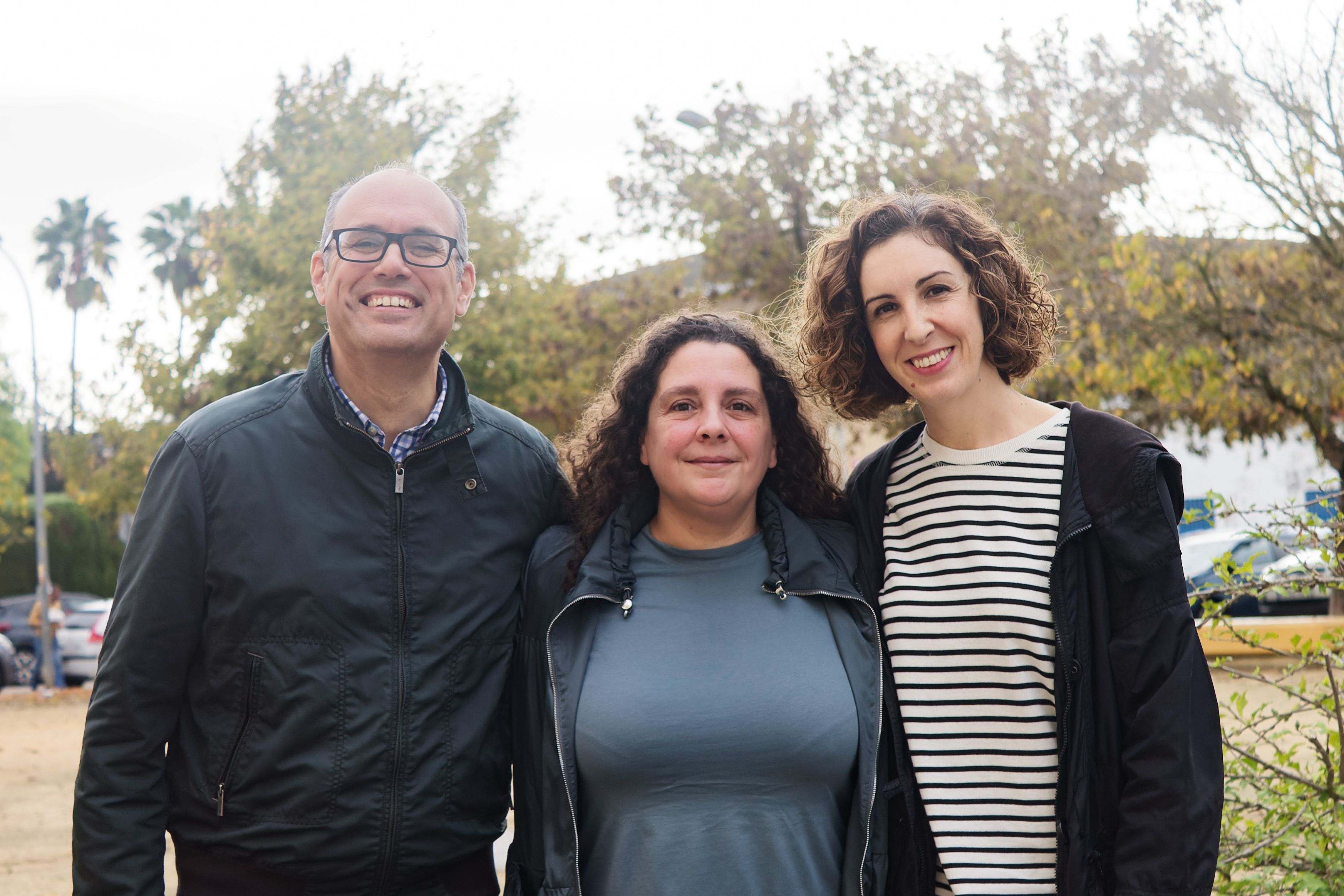 Alejandro Renedo, Laura Sevilla y Ana Sánchez, miembros de Almizcate, la asociación que fomenta el 'cohousing'.
