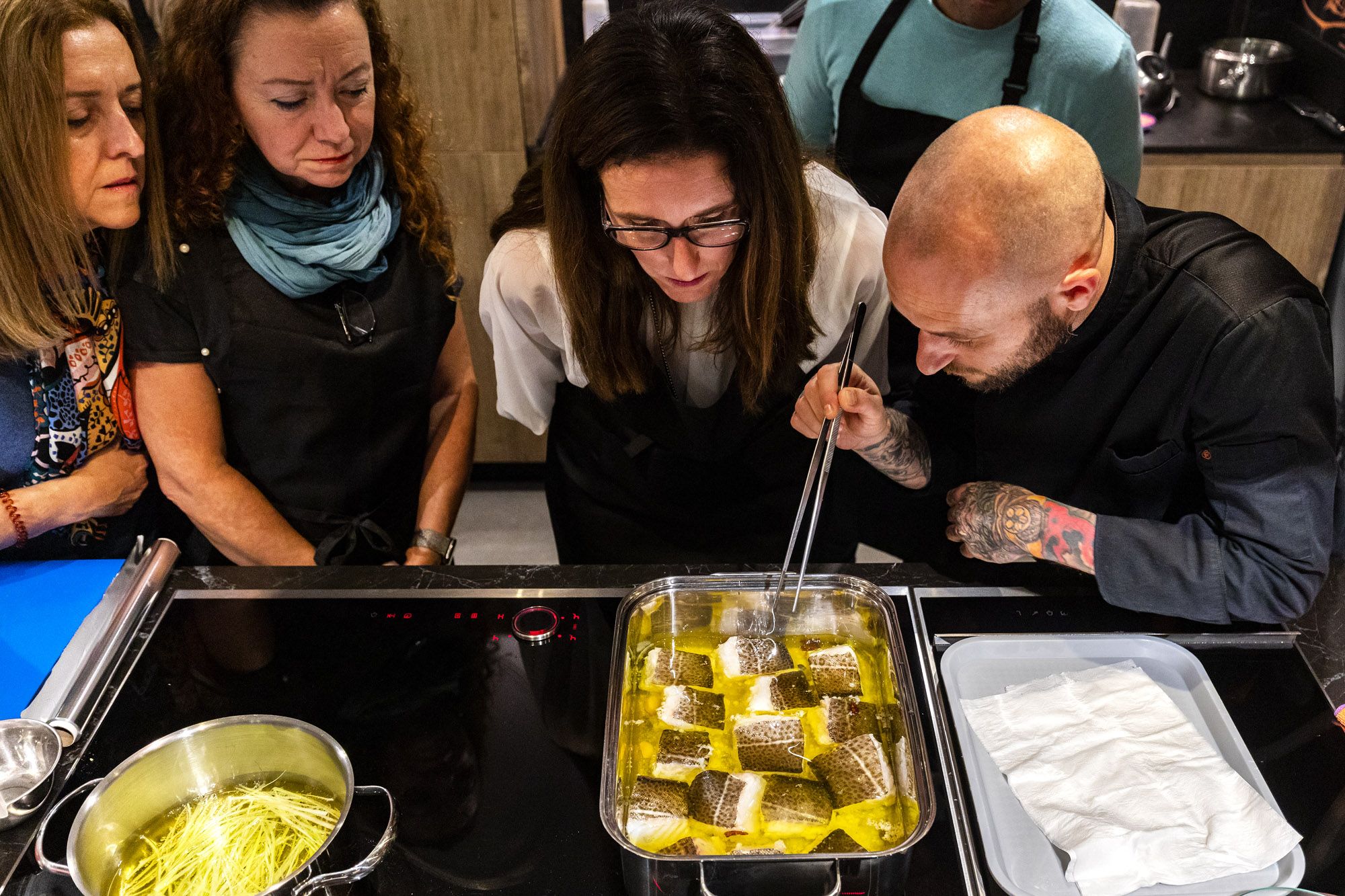 Pablo Mariñas durante un curso de cocina en Gastrológico, en Cádiz.