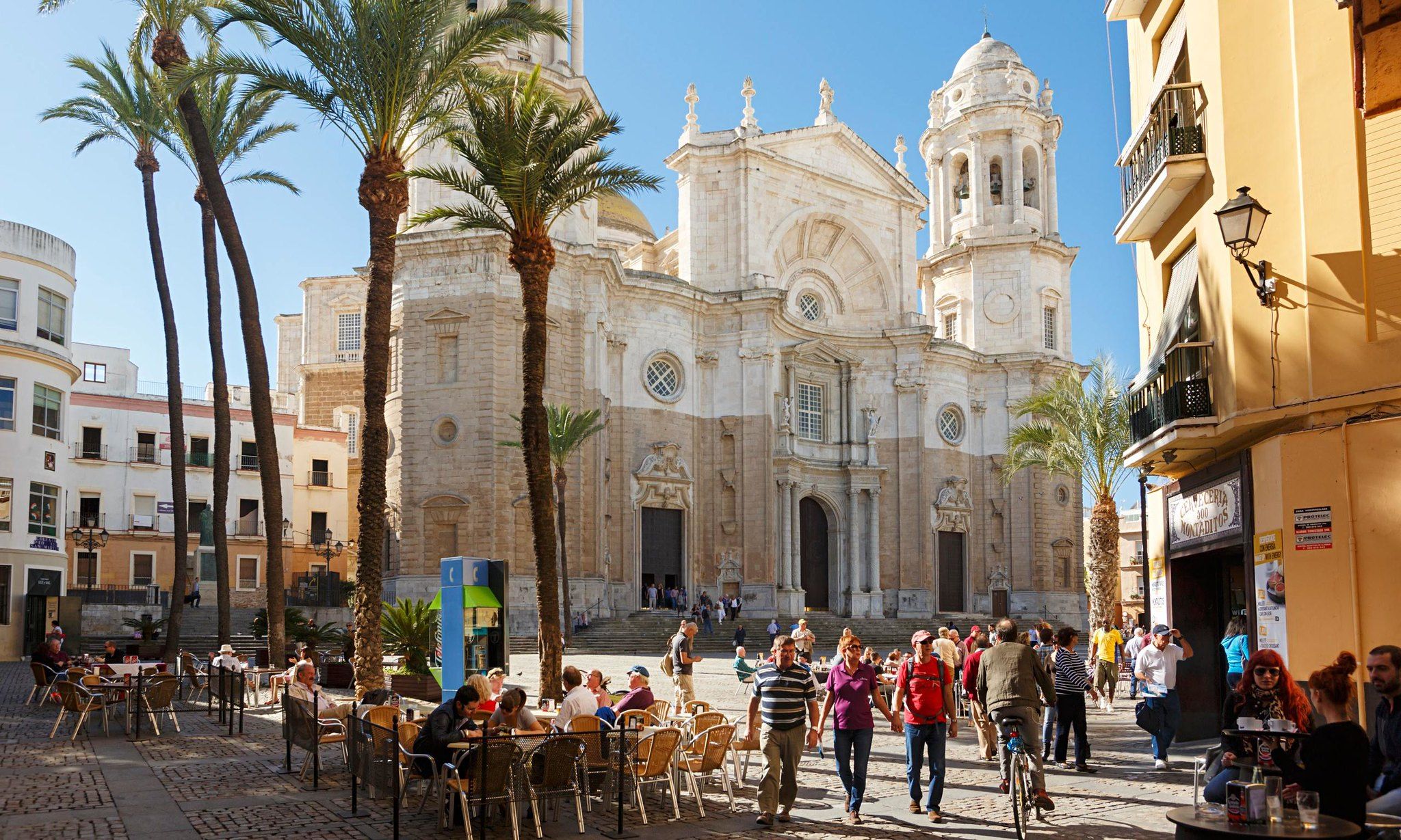 Plaza de la Catedral en Cádiz, en una imagen de archivo.
