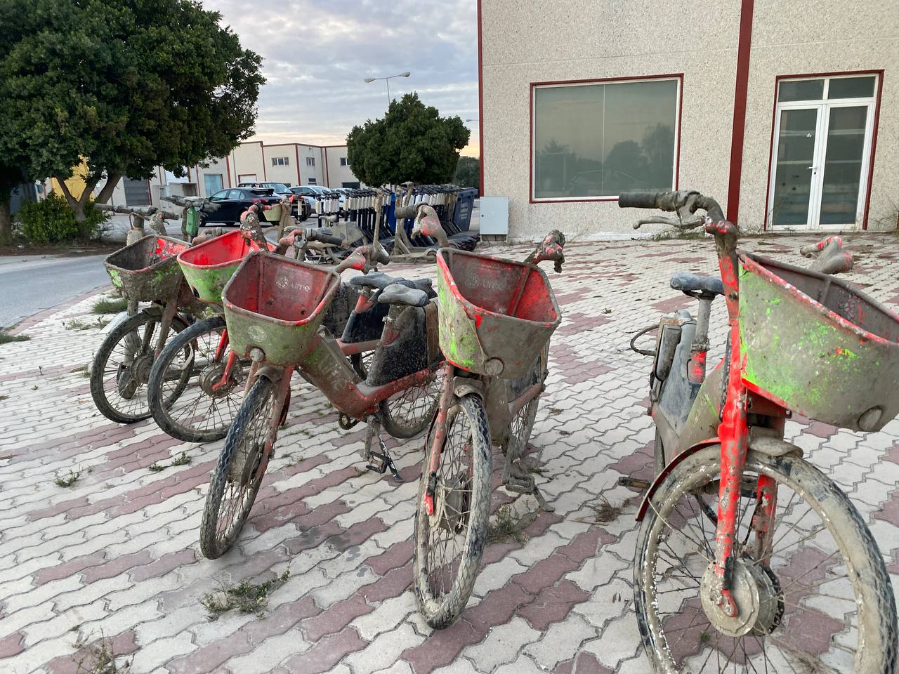 Bicicletas rescatadas del río Guadalete al que fueron arrojadas en El Puerto.