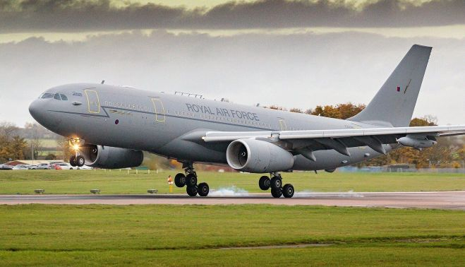 Un RAF Voyager, variante militar del Airbus A330, impulsado completamente por combustible de aviación 100% sostenible AIRBUS