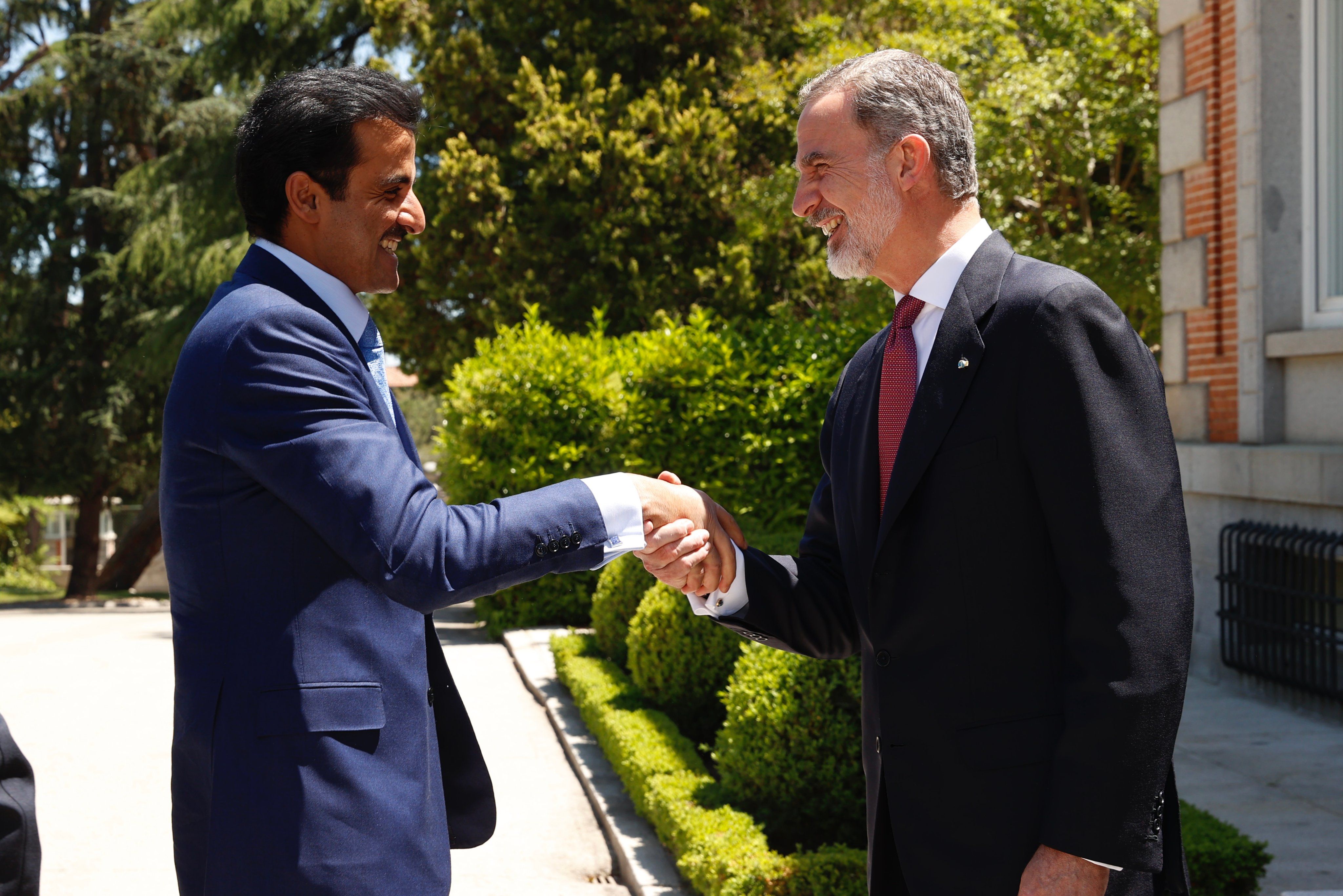 Felipe VI con el emir de Catar en una visita a Madrid.