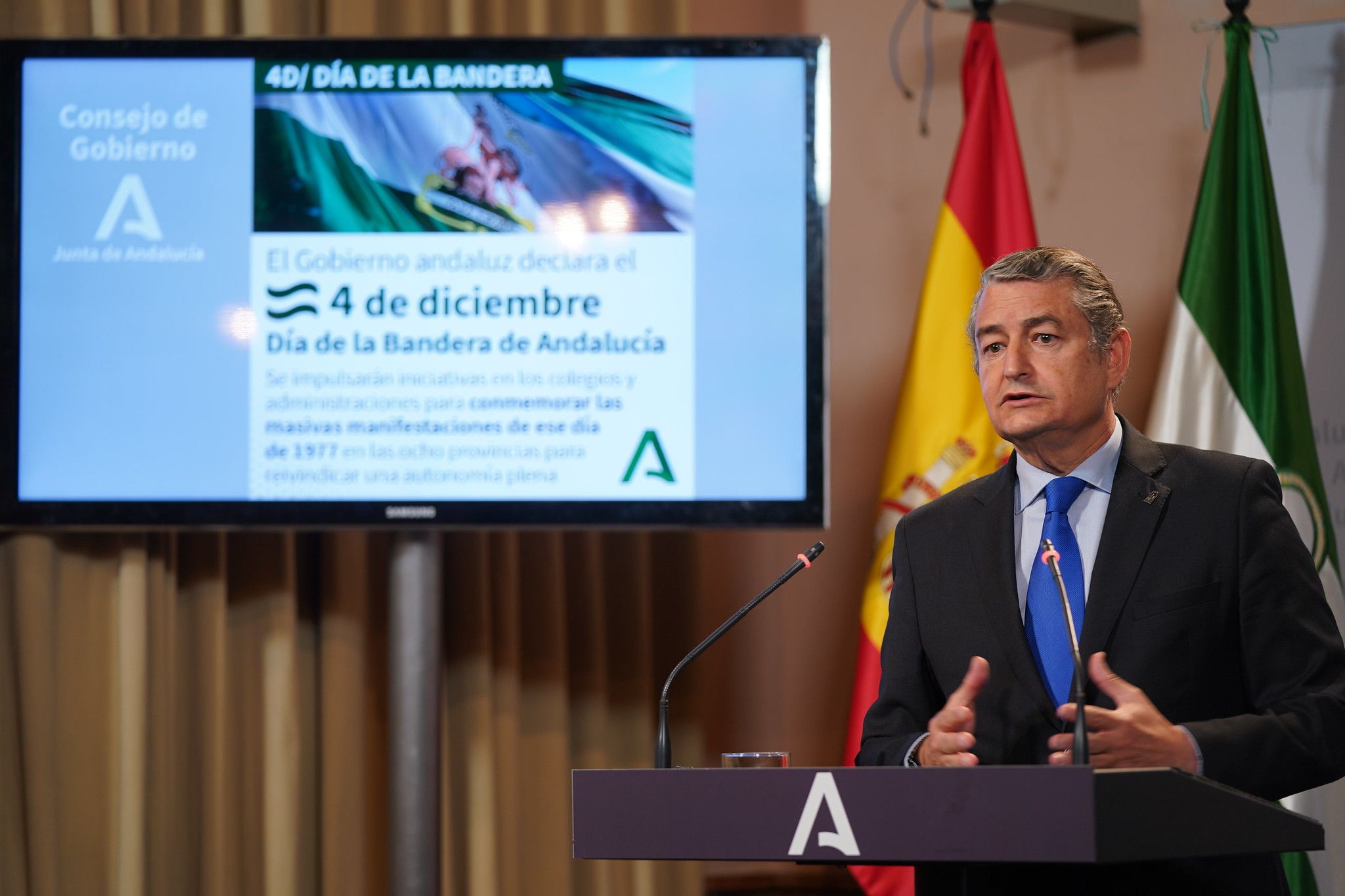 El consejero de Presidencia, Antonio Sanz, tras la aprobación en Consejo de Gobierno del 4D como Día de la Bandera de Andalucía.