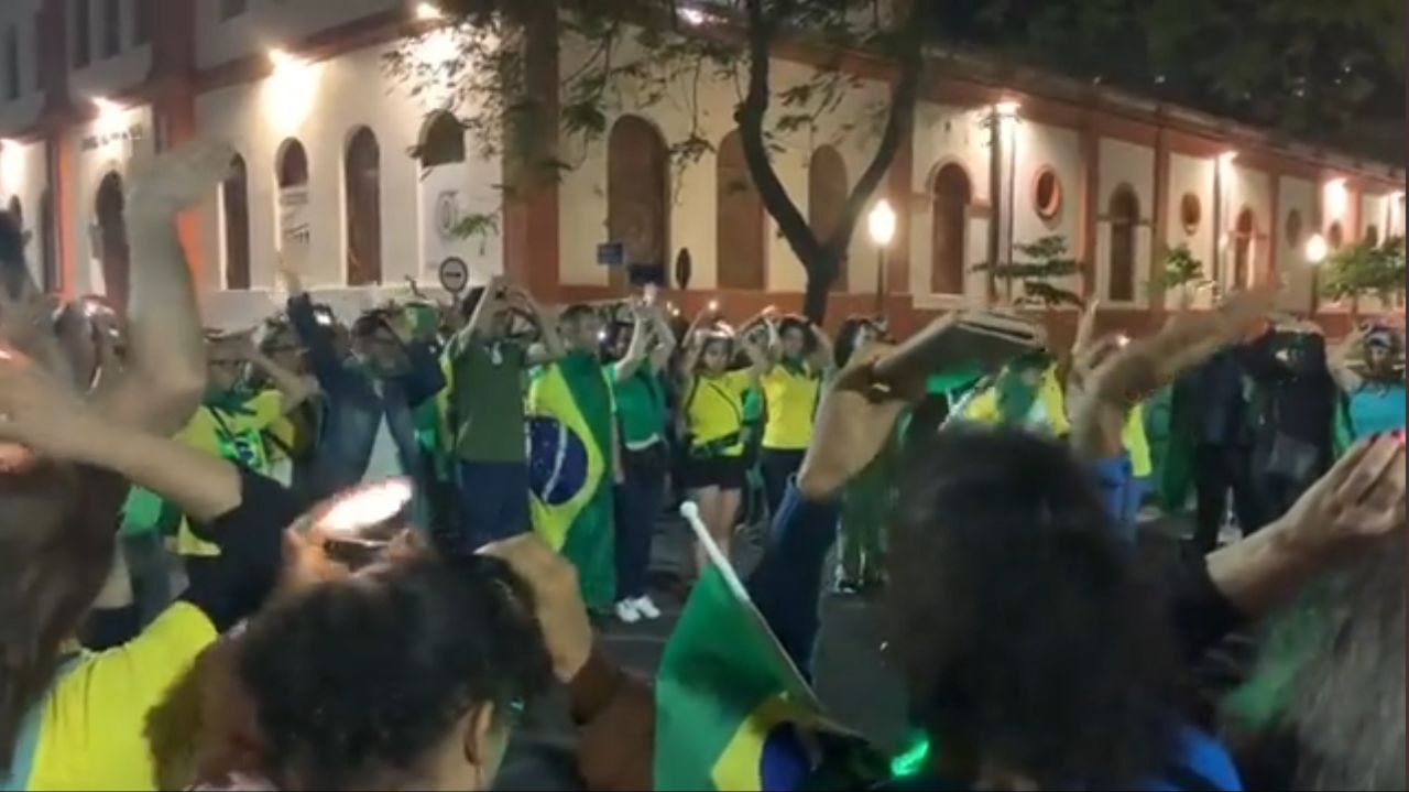 Los seguidores de Bolsonaro.