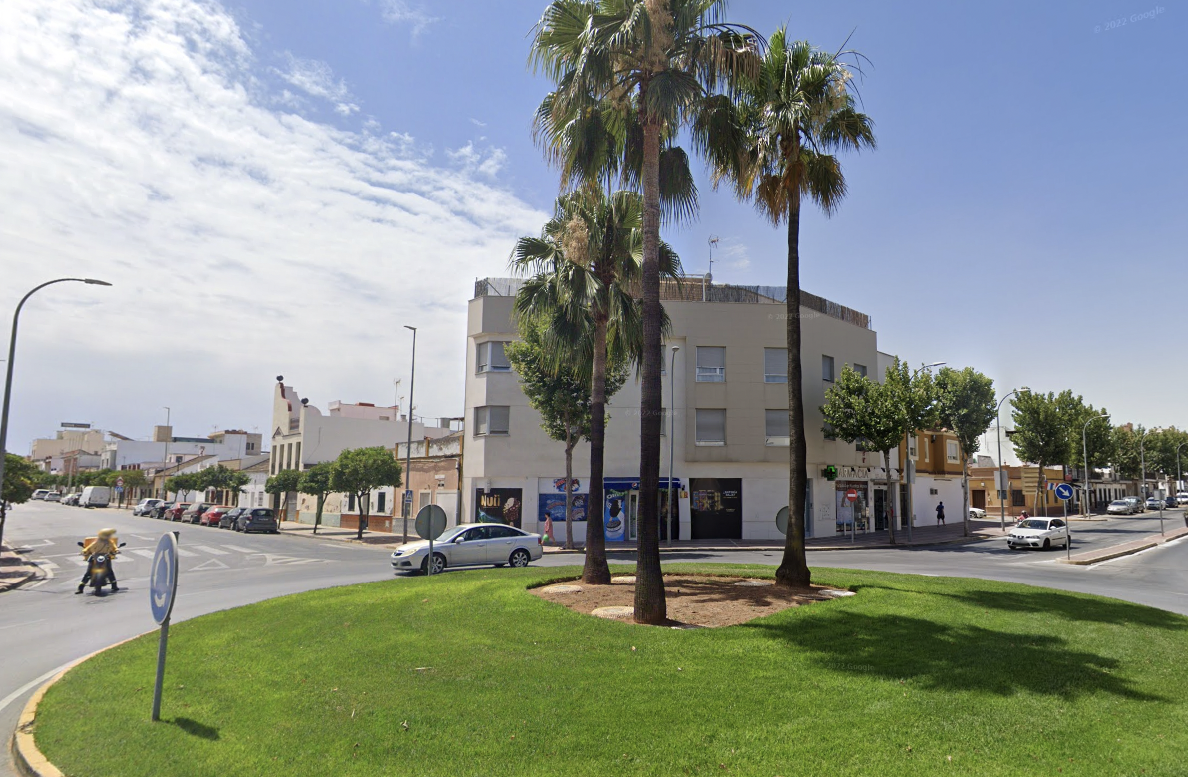 Rotonda en la avenida de España donde una mujer ha sido atropellada en Dos Hermanas. GOOGLEMAPS