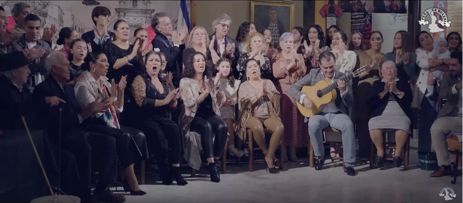 Momento de la grabación del single del disco de villancicos de la Peña Flamenca 'La Bulería'
