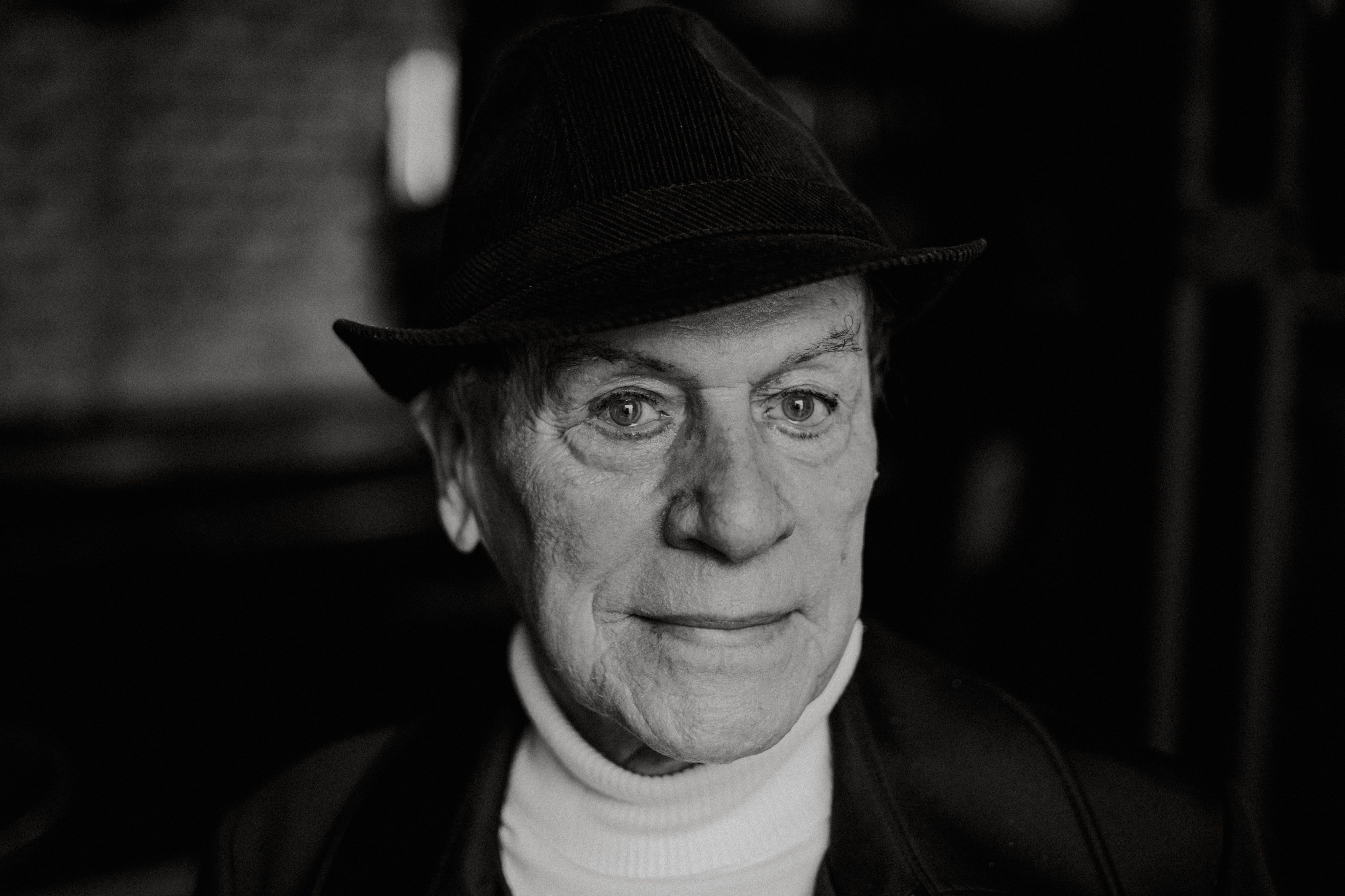 Antonio Benítez conserva el optimismo y las ganas de vivir  a sus 85 años de edad.